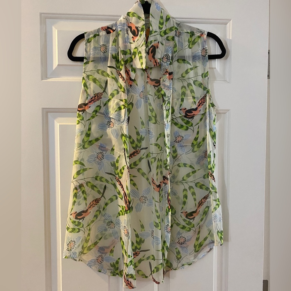 Equipment gossamer silk sleeveless bird top